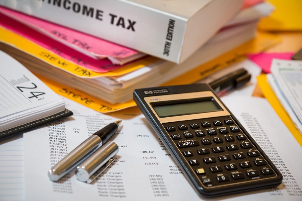 Salaried Class Under Siege: How High Taxes Are Crushing the Middle Class 2 income tax 4097292 1280